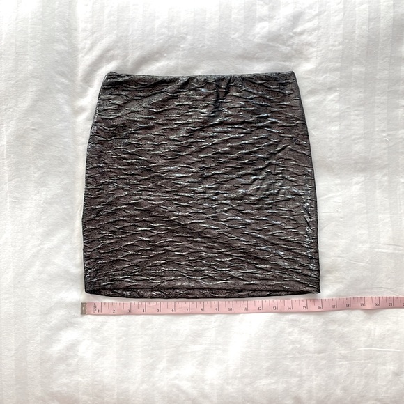 BCBGeneration | Metallic Mini Skirt | XXS - Picture 4 of 7